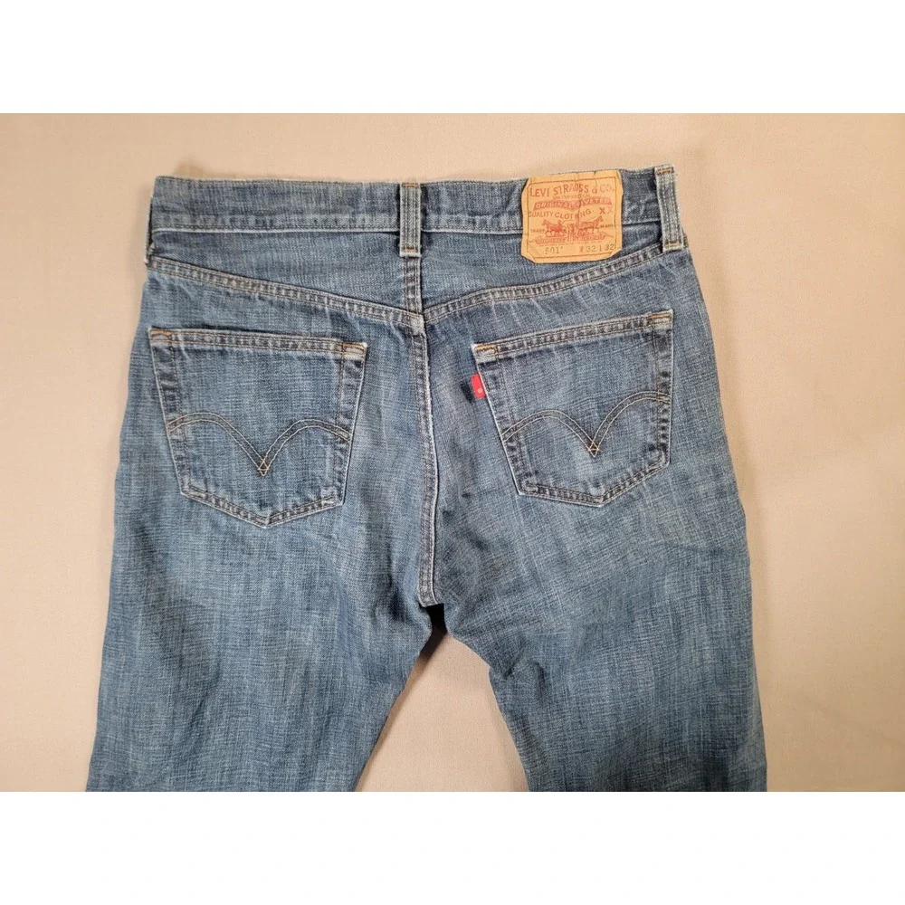 Levi's 501 Original Fit Jeans Mens 32x32 Medium Wash Button Fly Straight Denim